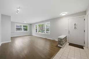 9527 Lowell Ave, Skokie, IL 60076 - Photo 4