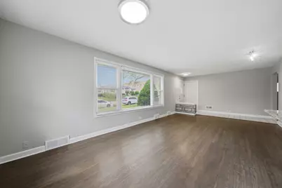 9527 Lowell Avenue, Skokie, IL 60076 - Photo 6