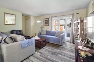 4096 Quincy Ct, Streamwood, IL 60107 - Photo 2