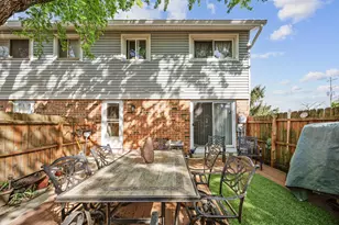 4096 Quincy Ct, Streamwood, IL 60107 - Photo 14