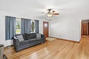 631 Pasadena Ave, Beecher, IL 60401 - Photo 2