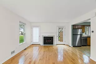 34415 N Saddle Ln, Gurnee, IL 60031 - Photo 4