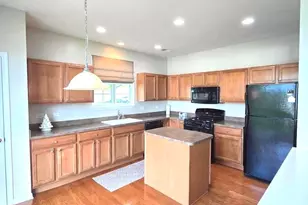 818 Woodland Dr, Shorewood, IL 60404 - Photo 12