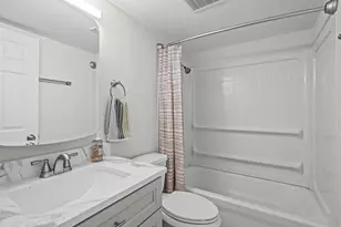 1870 Huntington Blvd, Hoffman Estates, IL 60169 - Photo 12