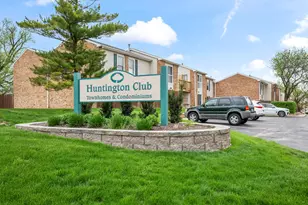 1870 Huntington Blvd, Hoffman Estates, IL 60169 - Photo 2