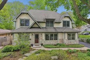 512 Oak St, Libertyville, IL 60048 - Photo 1