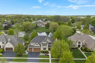 4N734 Blue Lake Circle, Saint Charles, IL 60175 - Photo 2