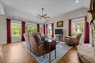 4N734 Blue Lake Circle, Saint Charles, IL 60175 - Photo 10