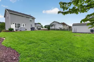 300 Arrowhead Dr, Minooka, IL 60447 - Photo 28