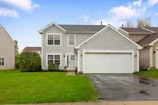 274 Jasmine Cir, Lindenhurst, IL 60046 - Photo 2