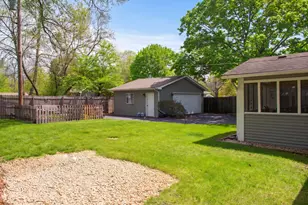 6N051 Oakwood Dr, Saint Charles, IL 60174 - Photo 12