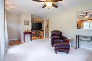 6N051 Oakwood Dr, Saint Charles, IL 60174 - Photo 18