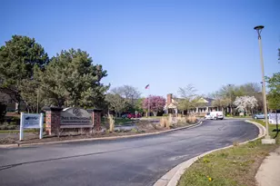 104 Glengarry Dr, Bloomingdale, IL 60108 - Photo 4