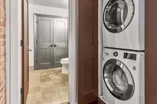 360 W Illinois St, Chicago, IL 60654 - Photo 26