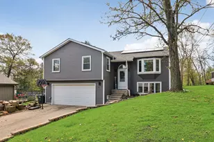 1011 Ridgewood Ave, McHenry, IL 60050 - Photo 2