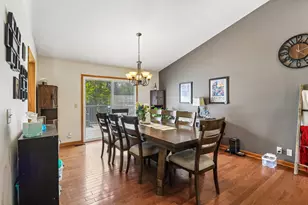 1011 Ridgewood Ave, McHenry, IL 60050 - Photo 6