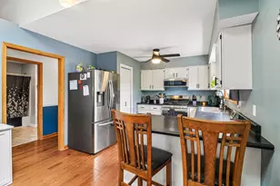 1011 Ridgewood Ave, McHenry, IL 60050 - Photo 10
