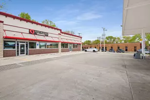 1605 S River Rd, Des Plaines, IL 60018 - Photo 12