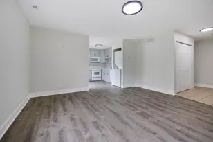 117 Gant Cir, Streamwood, IL 60107 - Photo 2