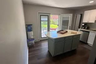 201 Lilac Ln, North Aurora, IL 60542 - Photo 6