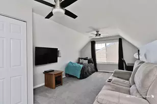 716 S Winchester Dr, Round Lake, IL 60073 - Photo 20