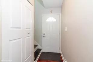 17W764 Lowell Ln, Villa Park, IL 60181 - Photo 2