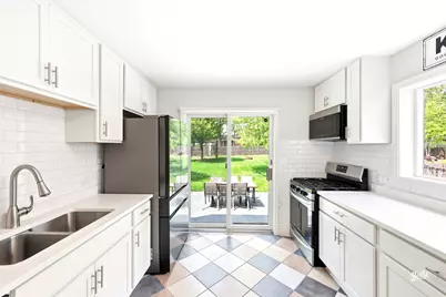 36 N Ashland Avenue, Palatine, IL 60074 - Photo 2