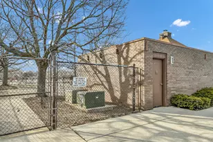 1475 Rebecca Dr, Hoffman Estates, IL 60169 - Photo 14