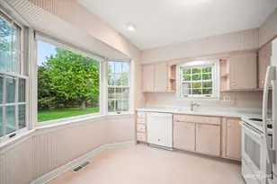 1106 N Washington St, Wheaton, IL 60187 - Photo 6