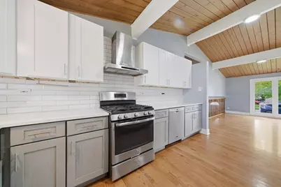 [Address not provided], Des Plaines, IL 60016 - Photo 14