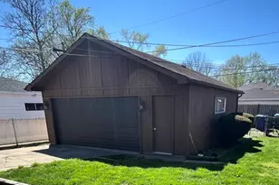 14238 S Manistee Ave, Burnham, IL 60633 - Photo 18