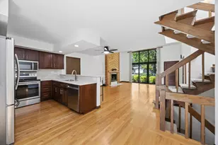 2929 Northcreek Dr, Woodridge, IL 60517 - Photo 12