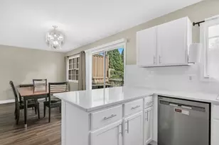 565 Ascot Ln, Streamwood, IL 60107 - Photo 10