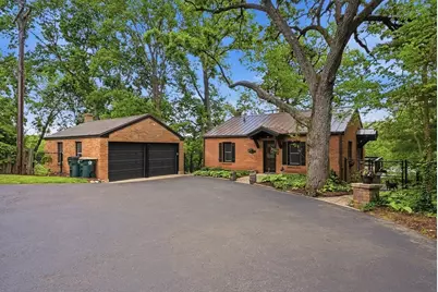 1020 Woodland Avenue, Batavia, IL 60510 - Photo 2