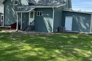 209 E Farnham St, Sheffield, IL 61361 - Photo 2
