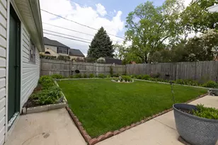 2124 Westview Dr, Des Plaines, IL 60018 - Photo 8