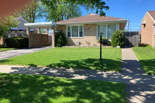 7318 W Lill St, Niles, IL 60714 - Photo 2