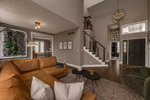 807 Viewpointe Dr, Saint Charles, IL 60174 - Photo 4