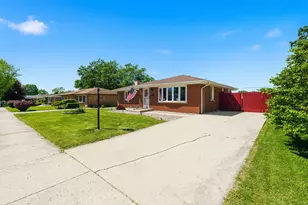 512 Chaney St, Crest Hill, IL 60403 - Photo 1