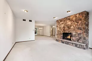 75 Boardwalk Pl, Park Ridge, IL 60068 - Photo 6