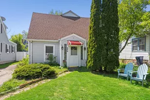 946 Burton Ave, Highland Park, IL 60035 - Photo 1
