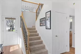 620 Grand Canyon Cir, Crystal Lake, IL 60014 - Photo 10