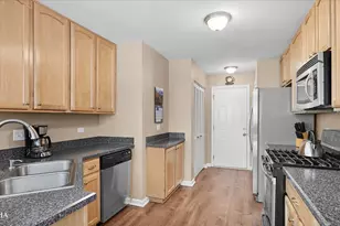 620 Grand Canyon Cir, Crystal Lake, IL 60014 - Photo 6