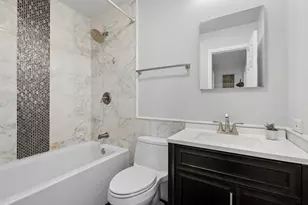 385 Lafayette Ln, Hoffman Estates, IL 60169 - Photo 12