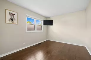 385 Lafayette Ln, Hoffman Estates, IL 60169 - Photo 10