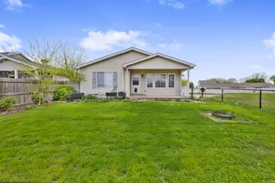 426 Bramble St, Manteno, IL 60950 - Photo 2