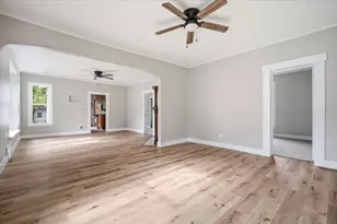 306 E Oak St, Fairbury, IL 61739 - Photo 6