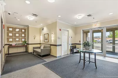 9530 Cook Avenue #411, Oak Lawn, IL 60453 - Photo 4