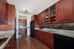 501 N Clinton St, Chicago, IL 60654 - Photo 18