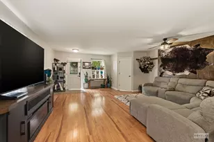 816 Kennedy St, Waterman, IL 60556 - Photo 6